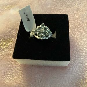 White gold rhodium over sterling silver size 7ring